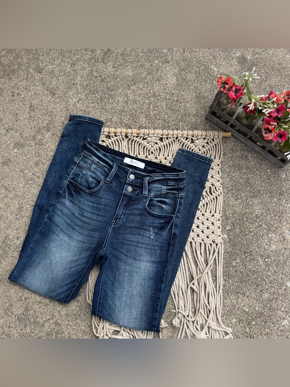 Kancan Signature High Rise Distressed Jeans Size 27